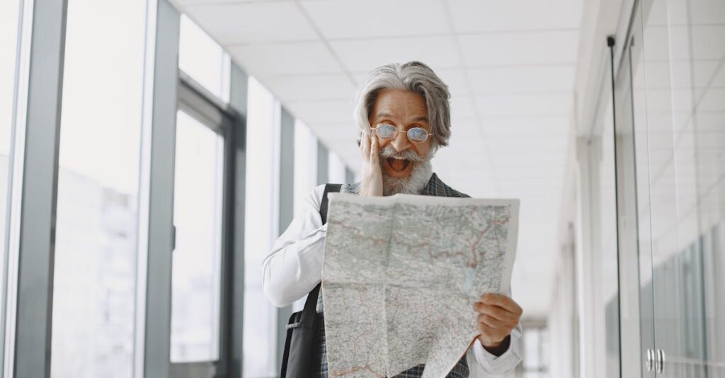 手塚治虫の作品を読む順番をテーマ別にガイドする図。初心者から上級者まで段階的におすすめ作品が並ぶ構成。