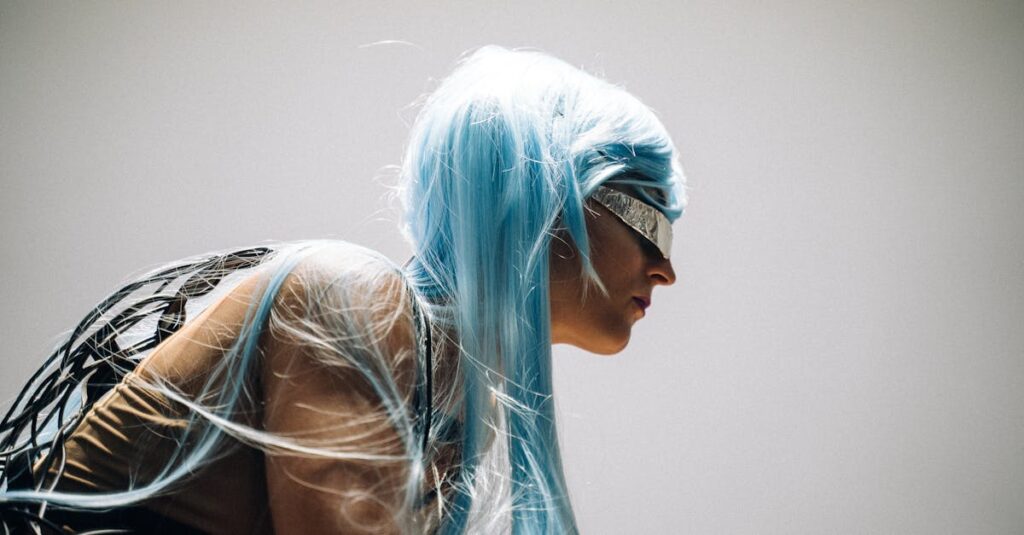 人間性と機械化の狭間で葛藤するメーテルと鉄郎の深遠な宇宙のシーン